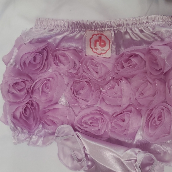 Silly ruffle butts - Picture 7 of 8